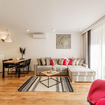 Rezydencja Ornak 5 - Stylowe Apartamenty Z Balkonami I Jacuzzi, 5 Min Pieszo Do Krupowek, Izby Podhalanskie زاكوباني المظهر الخارجي الصورة