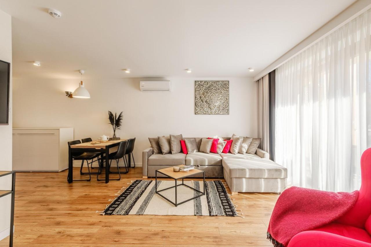 Rezydencja Ornak 5 - Stylowe Apartamenty Z Balkonami I Jacuzzi, 5 Min Pieszo Do Krupowek, Izby Podhalanskie زاكوباني المظهر الخارجي الصورة