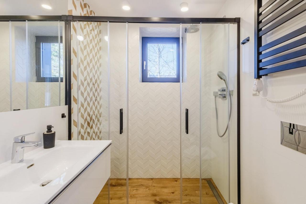 Rezydencja Ornak 5 - Stylowe Apartamenty Z Balkonami I Jacuzzi, 5 Min Pieszo Do Krupowek, Izby Podhalanskie زاكوباني المظهر الخارجي الصورة