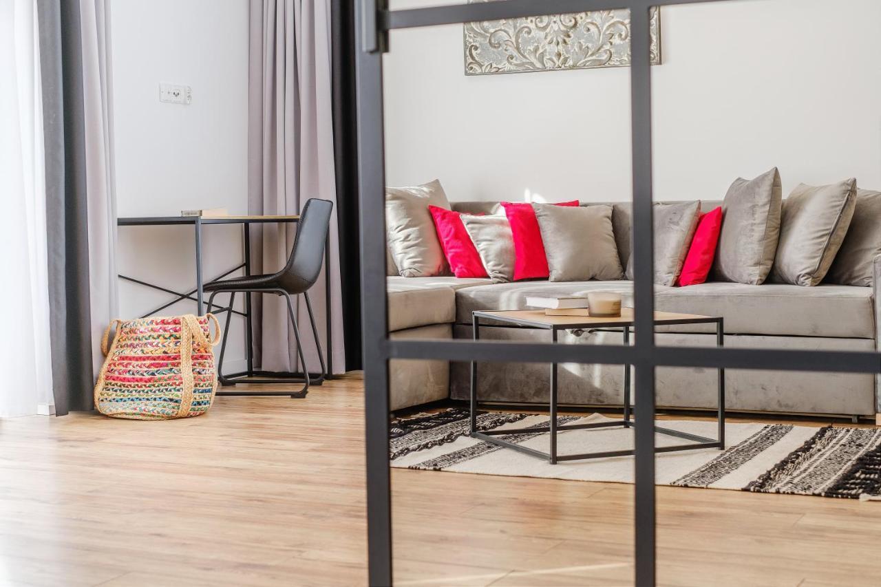 Rezydencja Ornak 5 - Stylowe Apartamenty Z Balkonami I Jacuzzi, 5 Min Pieszo Do Krupowek, Izby Podhalanskie زاكوباني المظهر الخارجي الصورة