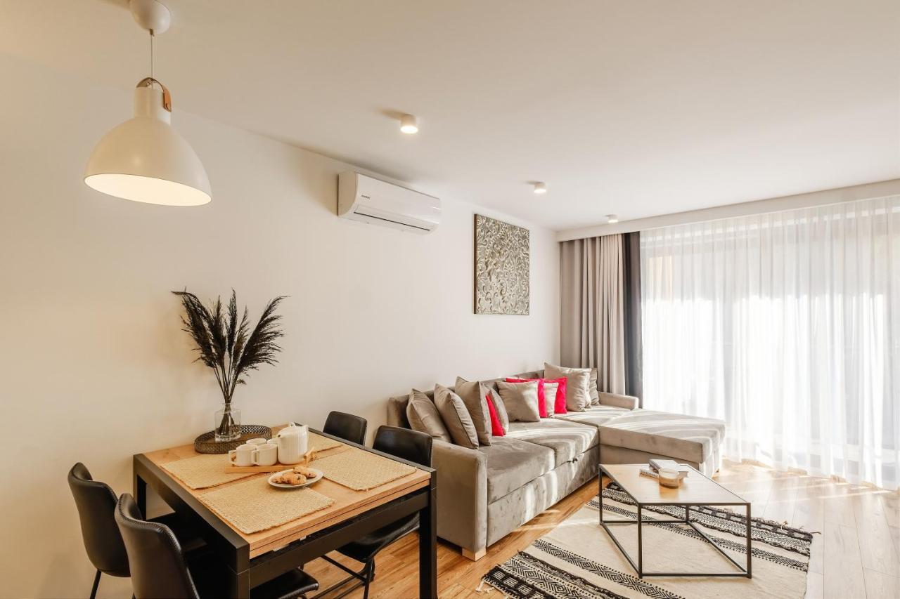 Rezydencja Ornak 5 - Stylowe Apartamenty Z Balkonami I Jacuzzi, 5 Min Pieszo Do Krupowek, Izby Podhalanskie زاكوباني المظهر الخارجي الصورة