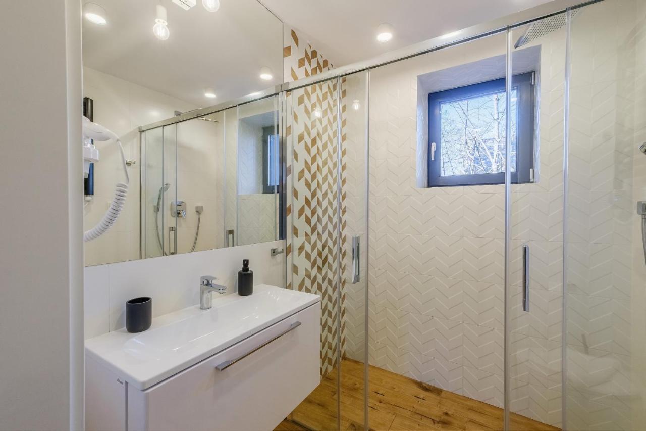 Rezydencja Ornak 5 - Stylowe Apartamenty Z Balkonami I Jacuzzi, 5 Min Pieszo Do Krupowek, Izby Podhalanskie زاكوباني المظهر الخارجي الصورة