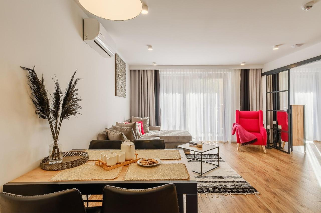 Rezydencja Ornak 5 - Stylowe Apartamenty Z Balkonami I Jacuzzi, 5 Min Pieszo Do Krupowek, Izby Podhalanskie زاكوباني المظهر الخارجي الصورة