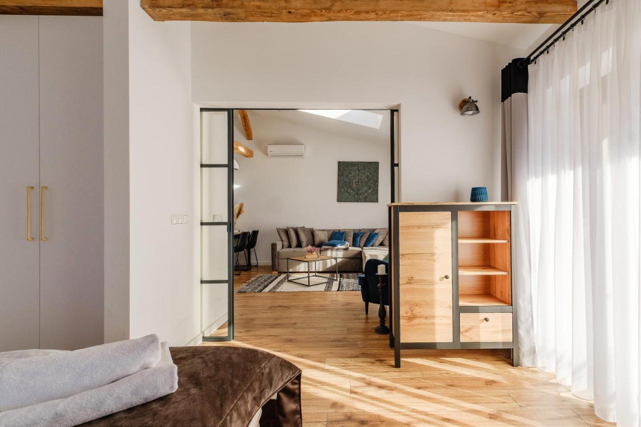 Rezydencja Ornak 5 - Stylowe Apartamenty Z Balkonami I Jacuzzi, 5 Min Pieszo Do Krupowek, Izby Podhalanskie زاكوباني المظهر الخارجي الصورة