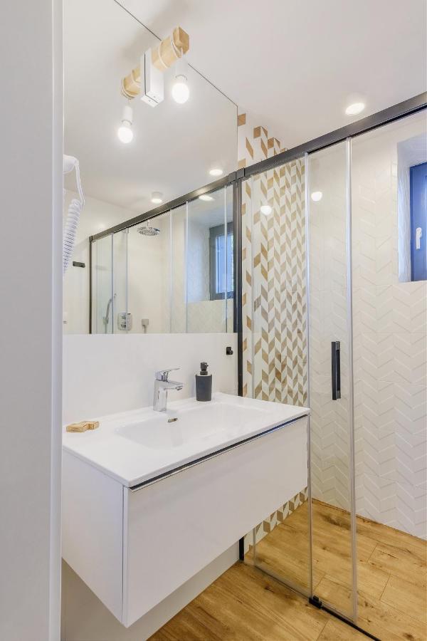 Rezydencja Ornak 5 - Stylowe Apartamenty Z Balkonami I Jacuzzi, 5 Min Pieszo Do Krupowek, Izby Podhalanskie زاكوباني المظهر الخارجي الصورة
