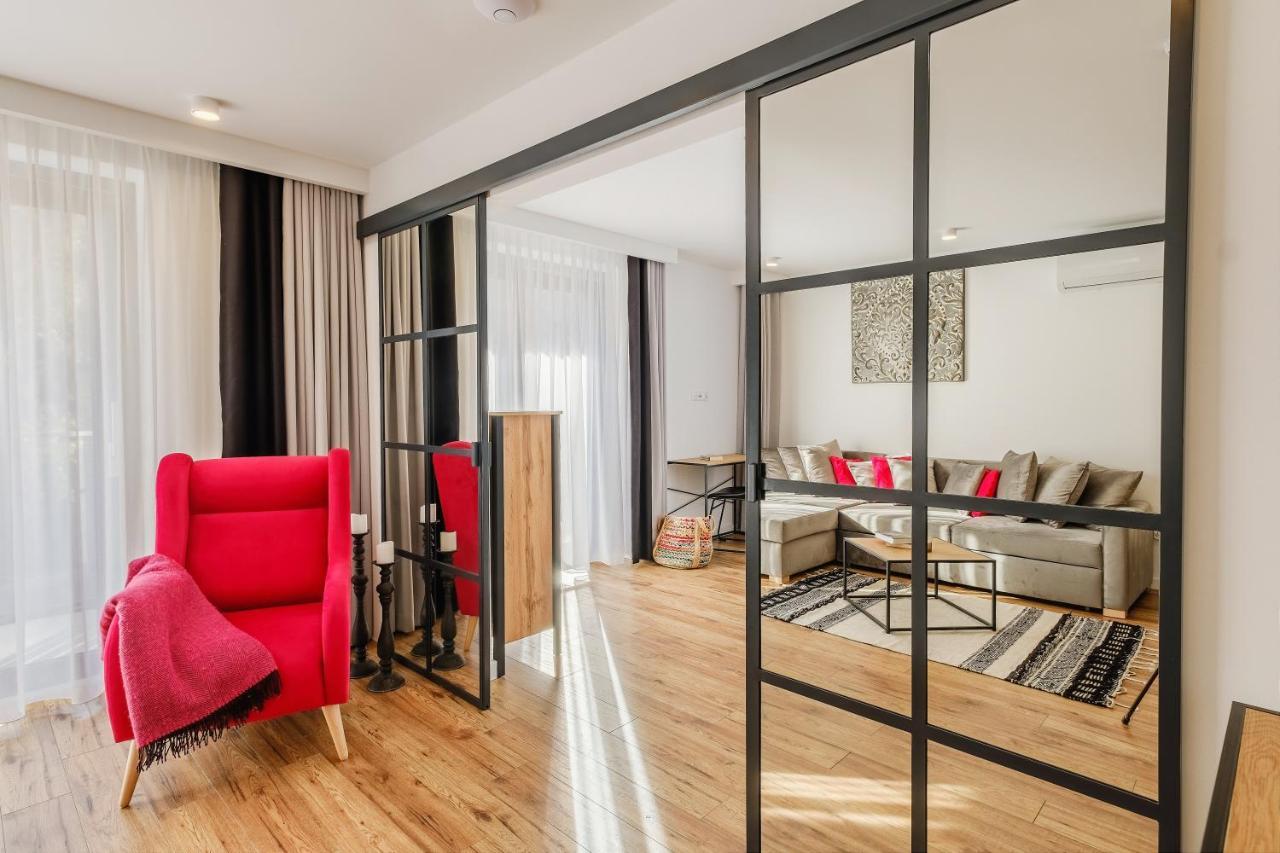 Rezydencja Ornak 5 - Stylowe Apartamenty Z Balkonami I Jacuzzi, 5 Min Pieszo Do Krupowek, Izby Podhalanskie زاكوباني المظهر الخارجي الصورة