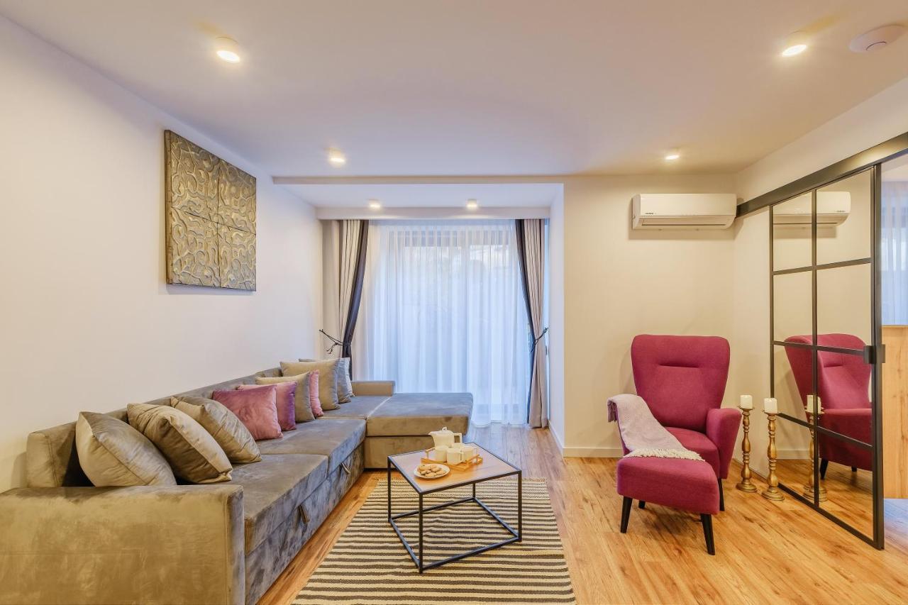Rezydencja Ornak 5 - Stylowe Apartamenty Z Balkonami I Jacuzzi, 5 Min Pieszo Do Krupowek, Izby Podhalanskie زاكوباني المظهر الخارجي الصورة